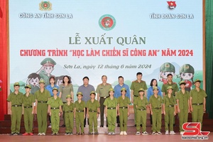 Học làm chiến sĩ công an