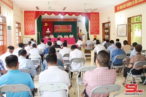 Đồng chí Phó Bí thư Thường trực Tỉnh ủy tiếp xúc cử tri huyện Quỳnh Nhai