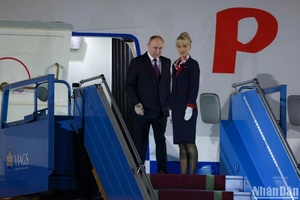 Tổng thống Liên bang Nga Vladimir Putin bắt đầu chuyến thăm cấp Nhà nước tới Việt Nam