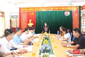 Đồng chí Trưởng ban Tuyên giáo Tỉnh ủy kiểm tra công tác tổ chức kỳ thi tốt nghiệp THPT tại huyện Thuận Châu
