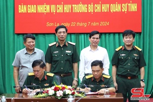 Hội nghị bàn giao nhiệm vụ Chỉ huy trưởng Bộ CHQS tỉnh Sơn La