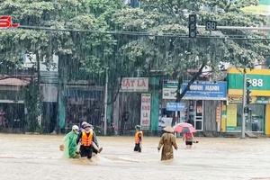 Công an Sơn La ứng trực, hỗ trợ nhân dân khắc phục mưa lũ