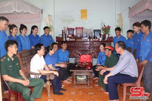 Nghĩa tình tháng bảy nơi biên giới