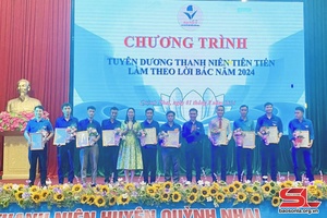 Tuyên dương 12 thanh niên tiên tiến làm theo lời Bác