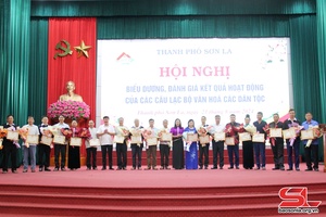 Hội nghị biểu dương, đánh giá kết quả hoạt động của các câu lạc bộ văn hóa các dân tộc