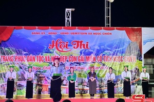Tôn vinh trang phục dân tộc và "Nét duyên miền cổ tích”
