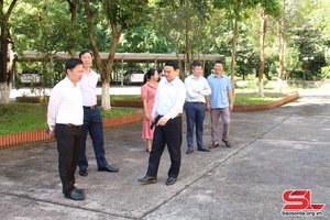 Đồng chí Phó chủ tịch UBND tỉnh kiểm tra dự án chuẩn bị thi công tại Quỳnh Nhai