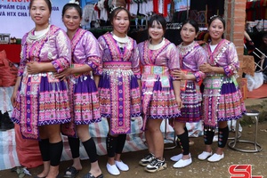 Đưa hơi thở đương đại vào trang phục truyền thống