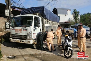 'Truy đuổi đối tượng không chấp hành hiệu lệnh dừng xe