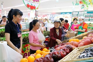 'Tiếp tục đẩy mạnh phát triển thị trường trong nước, kích cầu tiêu dùng