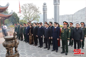 Lễ dâng hương Chủ tịch Hồ Chí Minh và viếng Nghĩa trang liệt sĩ Nhà tù Sơn La nhân kỷ niệm 80 năm Ngày thành lập Quân đội nhân dân Việt Nam