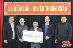 'ABIC Sơn La chi trả quyền lợi bảo hiểm cho khách hàng