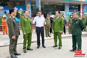 Cháy lớn tại thành phố Sơn La, lực lượng công an, quân đội được huy động chữa cháy