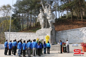 'Dâng hương tưởng nhớ các Anh hùng liệt sĩ, Thanh niên xung phong tại Ngã ba Cò Nòi