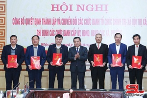 'Công bố quyết định thành lập và chuyển đổi các chức danh tổ chức chính trị - xã hội thị xã Mộc Châu