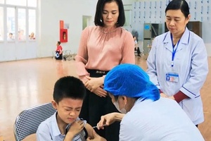 Không để dịch sởi lây lan trong trường học