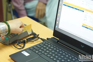 Thủ tướng chỉ đạo chi trả lương hưu tháng 5 sớm