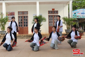 Sông Mã đẩy mạnh phong trào văn nghệ, thể thao trong trường học