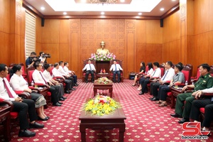 Đoàn đại biểu biên giới tỉnh Luông Pha Bang chào xã giao Thường trực Tỉnh ủy