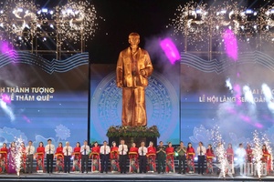 'Tổng Bí thư Tô Lâm dự khai mạc Lễ hội Làng Sen năm 2025 và khánh thành Tượng “Bác Hồ về thăm quê”
