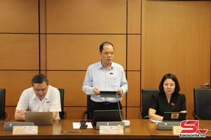 'Đoàn đại biểu Quốc hội tỉnh Sơn La thảo luận tại tổ về một số dự thảo luật