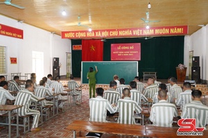 'Lớp học đặc biệt trong Trại giam Yên Hạ