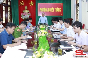 'Thành phố họp triển khai công trình chào mừng Đại hội Đảng các cấp