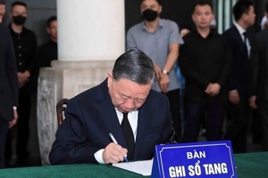 Lãnh đạo Đảng, Nhà nước ghi sổ tang tiếc thương nguyên Chủ tịch nước Trần Đức Lương
