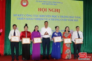 Khuyến học, khuyến tài gắn với “Bình dân học vụ số”