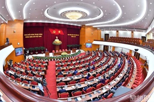 'Triển khai, hoàn thành nhiệm vụ theo kết luận của Bộ Chính trị, Ban Bí thư