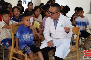 'Khám mắt miễn phí “Vì đôi mắt trẻ thơ”