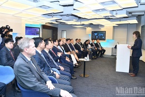 'Thủ tướng Phạm Minh Chính thăm Trung tâm e-Estonia – Biểu tượng của Chính phủ số hàng đầu thế giới