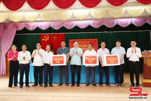 Đồng chí Chủ tịch HĐND tỉnh tiếp xúc cử tri tại huyện Mai Sơn
