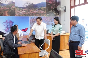 Đồng chí Phó Chủ tịch HĐND tỉnh kiểm tra các điều kiện chuẩn bị đi vào hoạt động chính quyền địa phương 2 cấp tại huyện Bắc Yên