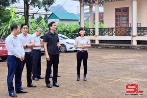 Đồng chí Bí thư Tỉnh ủy kiểm tra các điều kiện chuẩn bị đi vào hoạt động chính quyền địa phương 2 cấp