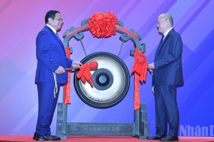 'Thủ tướng Phạm Minh Chính thăm Sở Giao dịch Chứng khoán Thượng Hải
