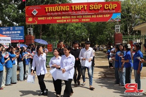 Thí sinh hoàn thành thi môn tự chọn và bài thi tổ hợp