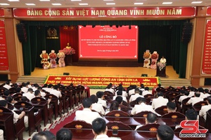 Công bố quyết định về tổ chức, cán bộ đối với công an cấp xã