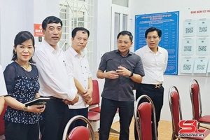 'Đường dây nóng tiếp nhận, xử lý phản ánh, kiến nghị của nhân dân khi thực hiện TTHC, dịch vụ công
