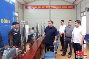 Đồng chí Phó Chủ tịch HĐND tỉnh kiểm tra việc vận hành chính quyền địa phương 2 cấp tại xã Xím Vàng