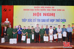 Đoàn đại biểu Quốc hội tỉnh tiếp xúc cử tri xã Vân Hồ