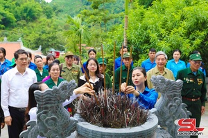 Dâng hương tưởng nhớ các Anh hùng liệt sĩ, Thanh niên xung phong