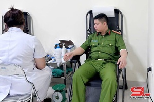 'Cán bộ, chiến sĩ Cơ sở cai nghiện ma túy tỉnh hiến máu cứu người