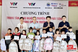 'Đồng hành cùng em đến trường