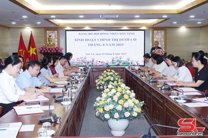 Đảng bộ HĐND tỉnh tổ chức sinh hoạt chính trị dưới cờ tháng 8/2025