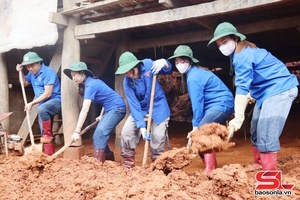 'Góp sức trẻ giúp bà con vùng lũ