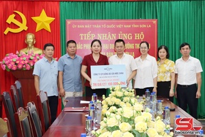 'Công ty Giống bò sữa Mộc Châu ủng hộ 200 thùng sữa và trên 52 triệu đồng khắc phục hậu quả thiên tai