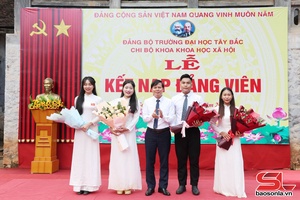 'Lễ kết nạp đảng viên tại Di tích lịch sử Quốc gia đặc biệt Nhà tù Sơn La