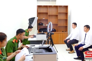 Công an Sơn La nỗ lực cấp đổi thẻ đảng viên
