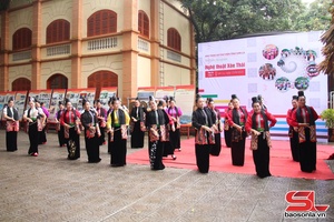 'Trình diễn, trải nghiệm “Nghệ thuật Xòe Thái”